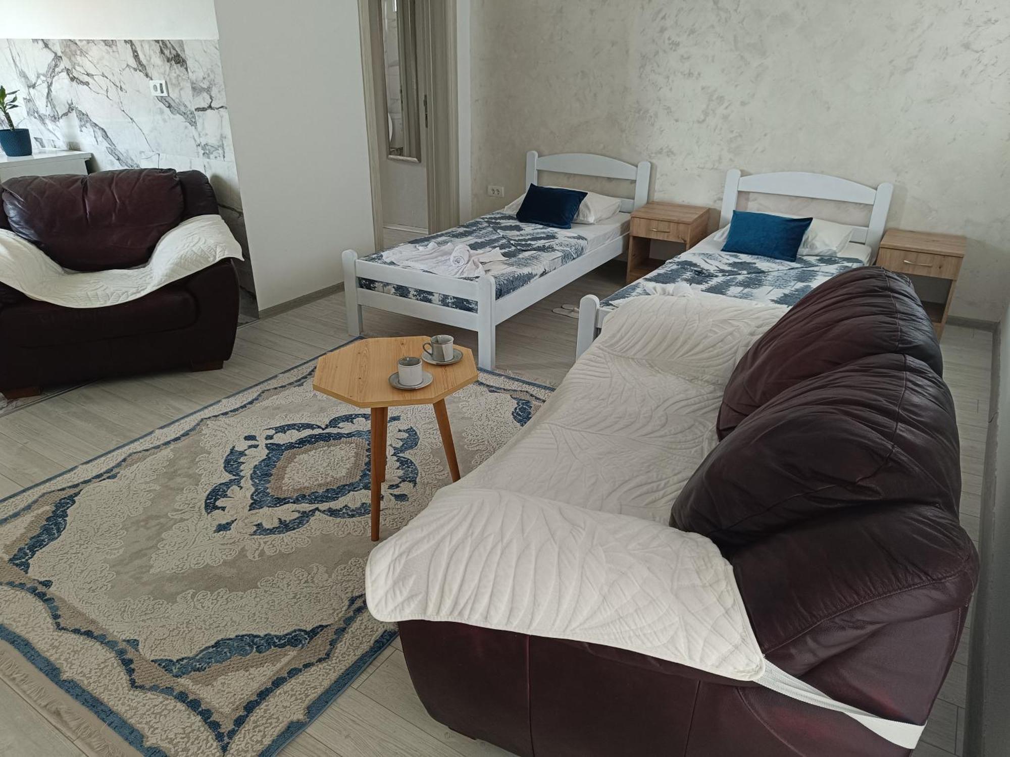 Matija Airport Apartment Mitrovici  外观 照片